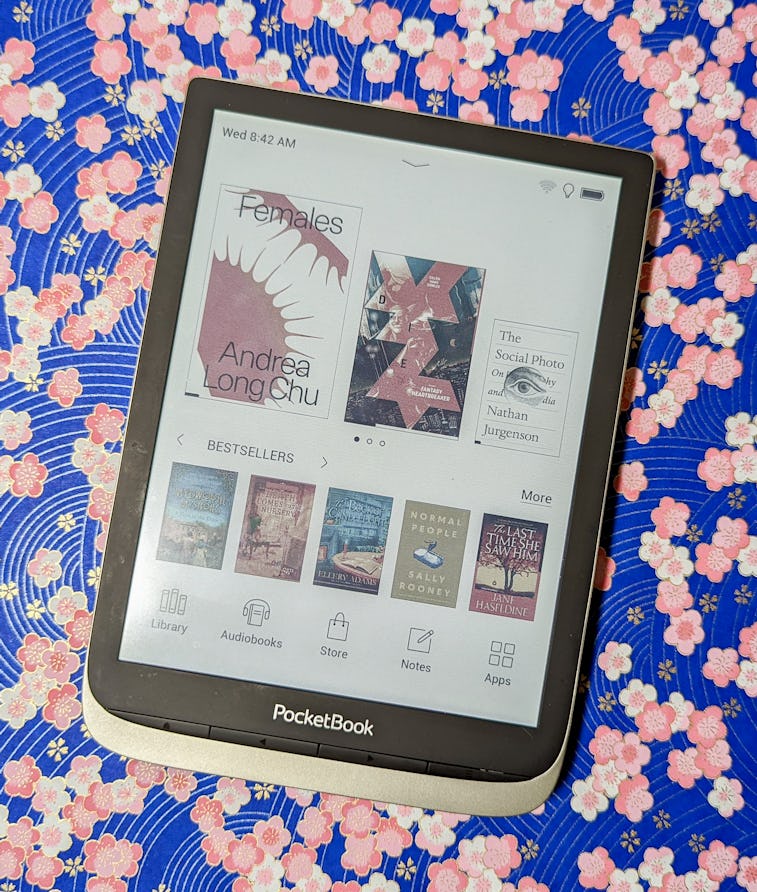 Sorry, color e-readers are a flop (for now)