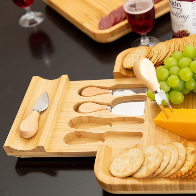 Frux Home and Yard Cheese Board Set