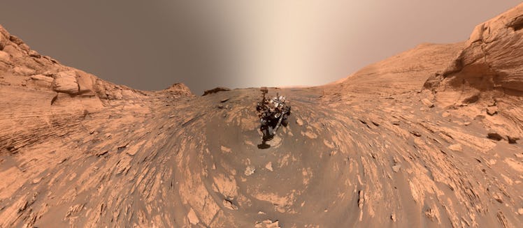 curiosity selfie zoomed out mars