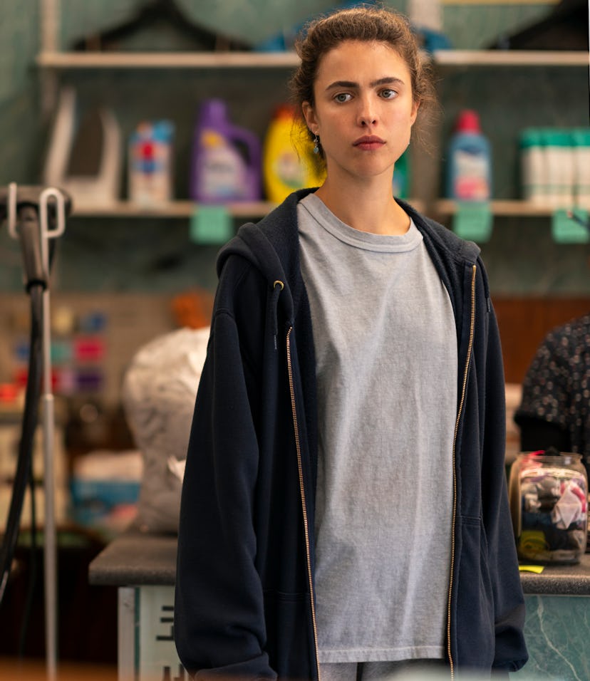 MAID (L to R) MARGARET QUALLEY as ALEX in episode 101 of MAID Cr. RICARDO HUBBS/NETFLIX © 2021