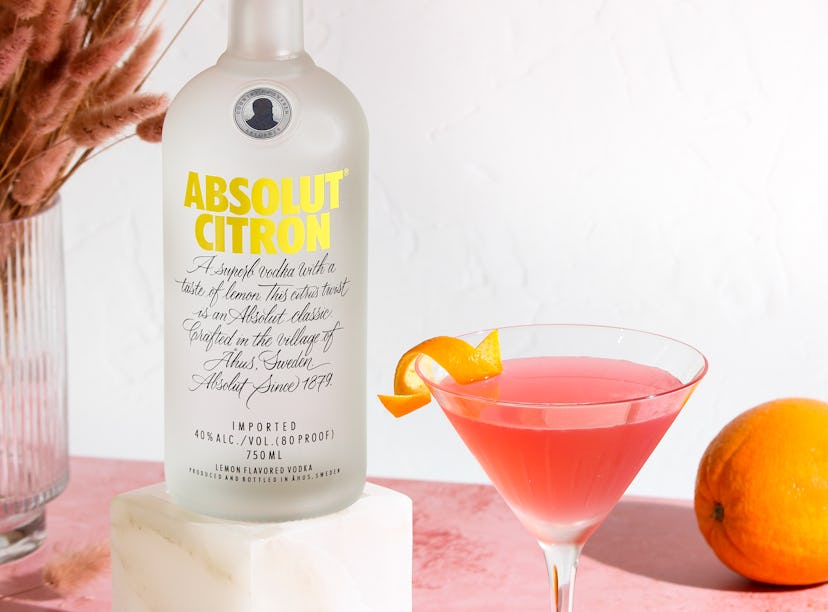 Here's where to buy Cocktail Courier Absolut Cosmopolitan Cocktail Kit for 'And Just Like That' vibe...