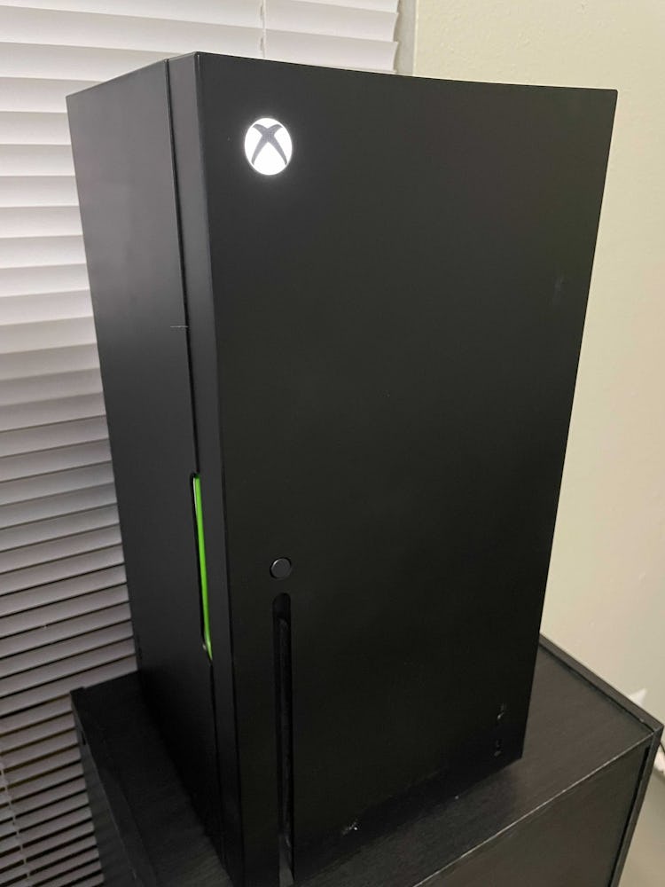 A photo of the Xbox Series X mini-fridge