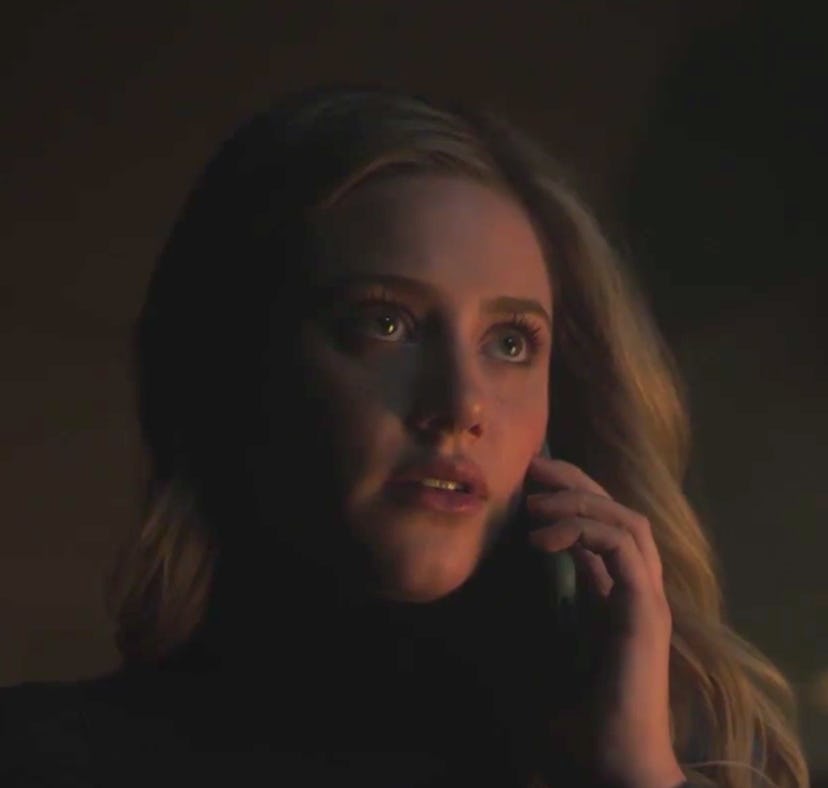 'Riverdale' Season 6's "Rivervale" finale has fans wondering who called Betty about the bomb.