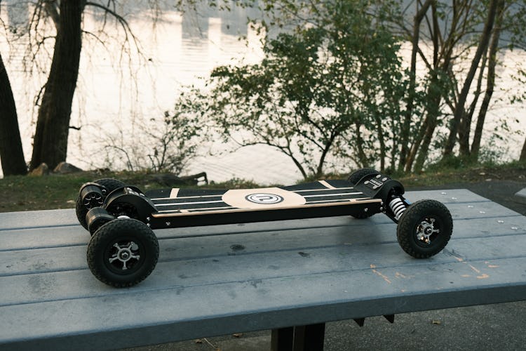 The Propel Endeavor S electric skateboard.