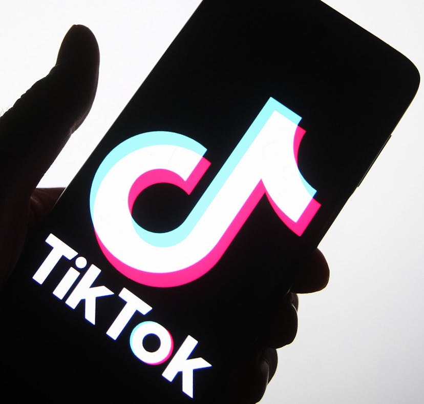 These are the 13 of best "You Stole A Celebrity’s Phone" Face ID memes on TikTok.