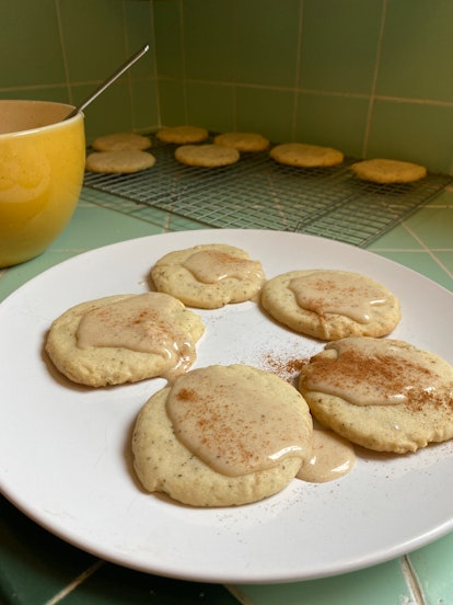 Chai eggnog cookies with icing
