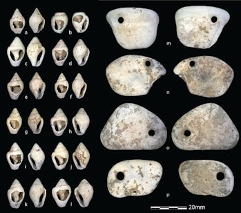 Ancient pendants beads image