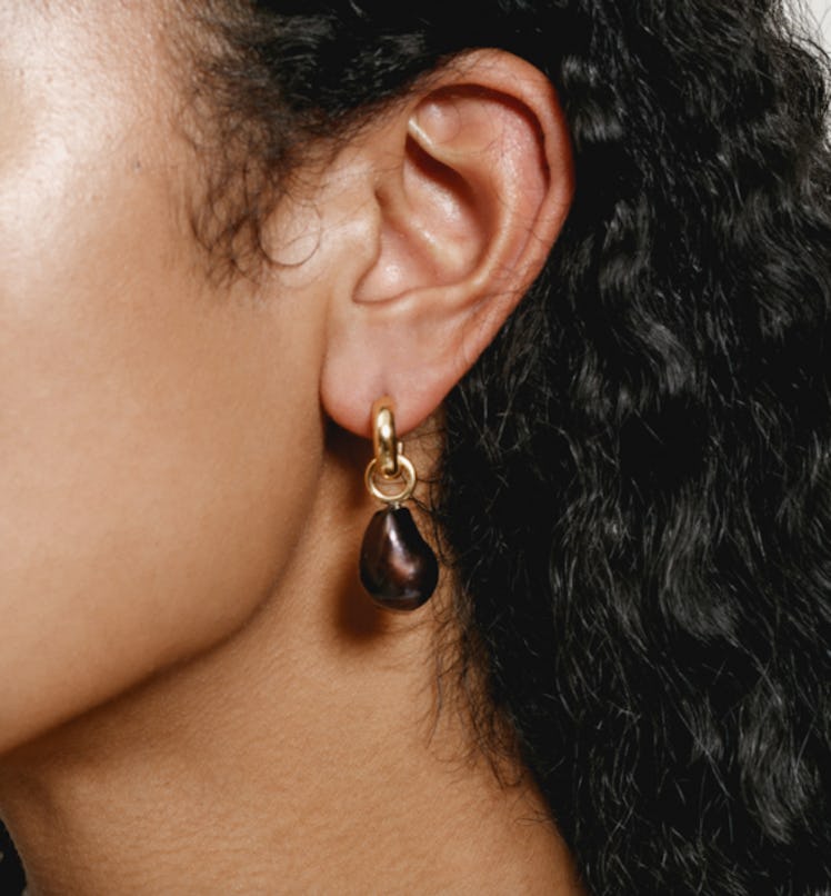 Suki Black Pearl Earrings