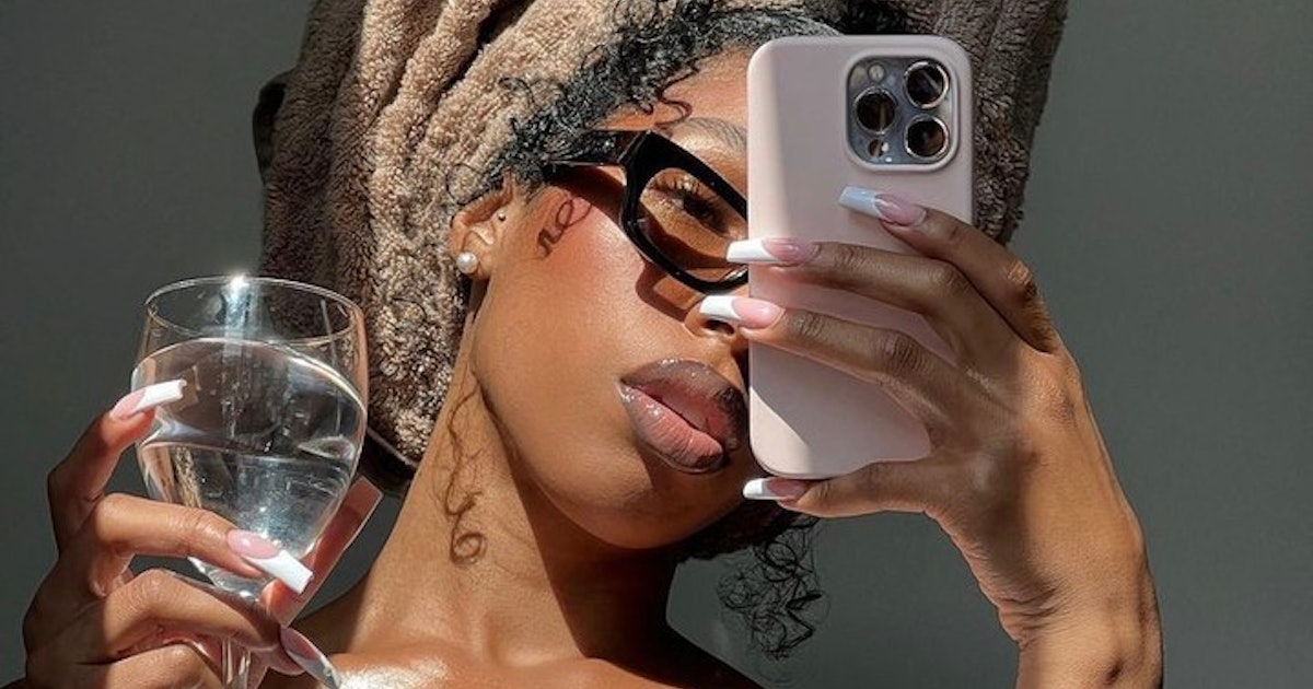 2022’s Best Hair, Makeup, & Skin Care Trends Are Something To Celebrate