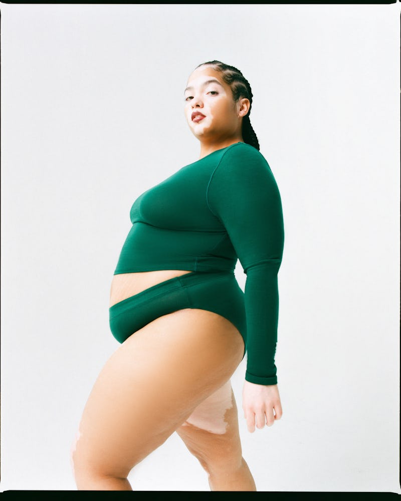 Model wear green Parade's underwear.
