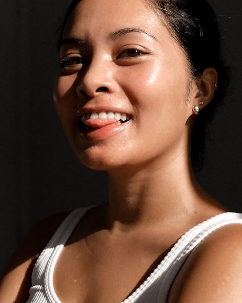 woman with glowing skin and retinol use