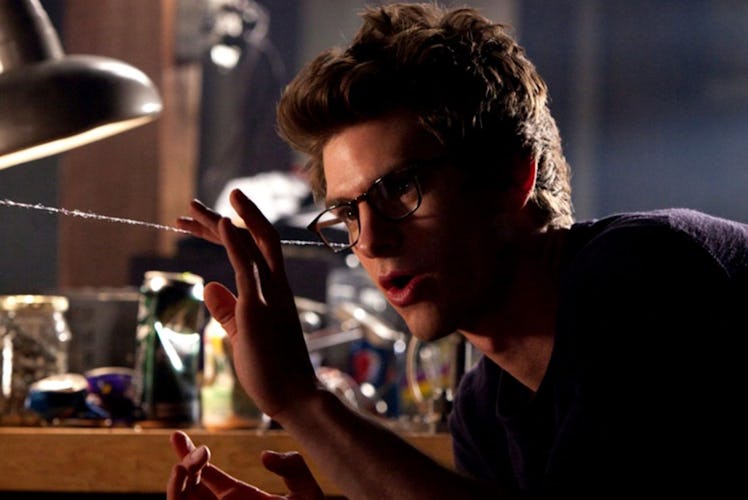 Andrew Garfield’s Peter Parker constructing his web-shooters in The Amazing Spider-Man
