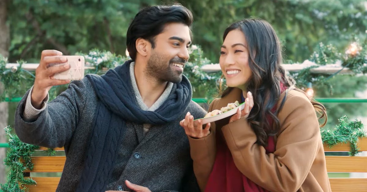Hallmark's Christmas Day 2021 Schedule Is Full Of Festivity Hallmark's Christmas Day 2021 Schedule Is Full Of Festivity