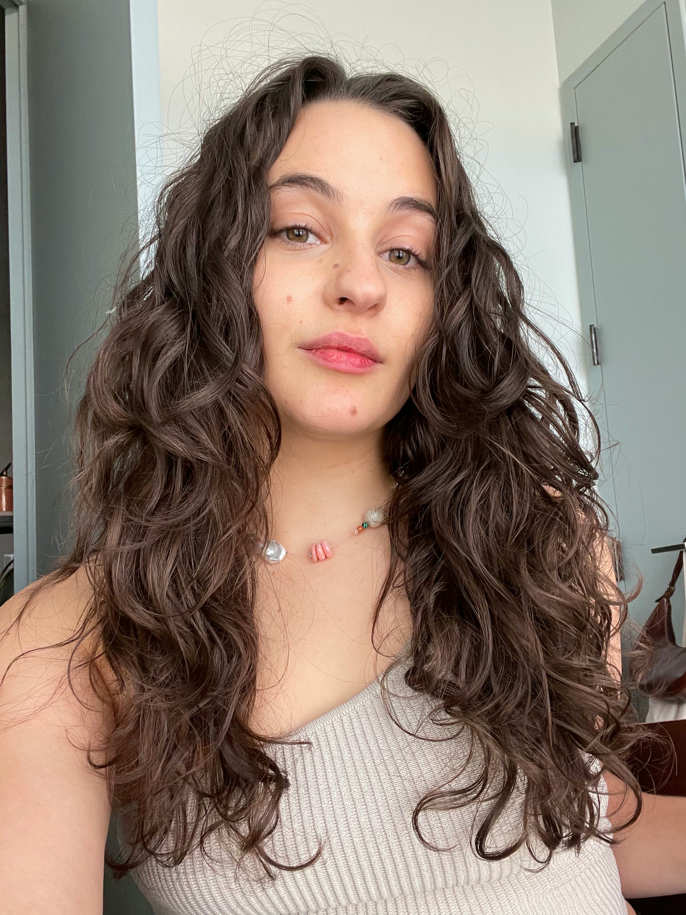 Isabela Sarlija after using Living Proof Curl Collection