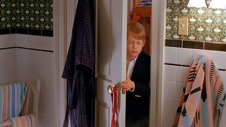 These 'Home Alone' Zoom backgrounds include iconic scenes from the second movie.