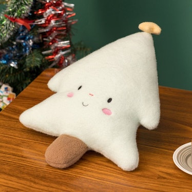 These holiday Squishmallows include cute Christmas tree.