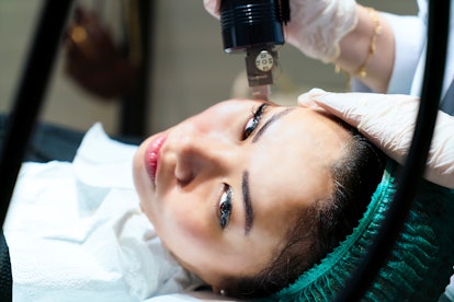 women getting laser skin tightening`