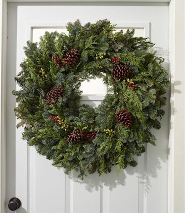 28" Fresh Noble Fir, Juniper & Cedar Holiday Wreath