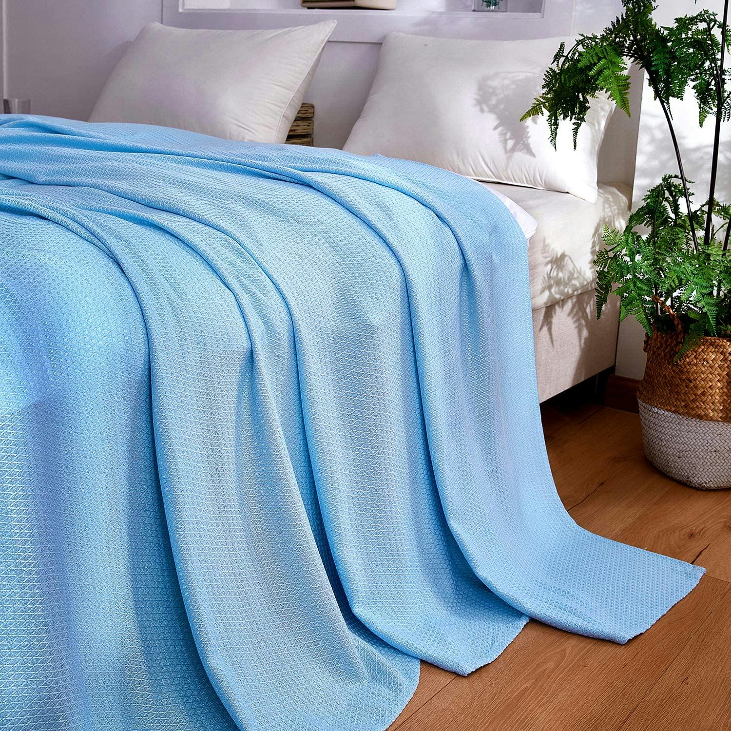 The 9 Most Comfortable Blankets In 2022