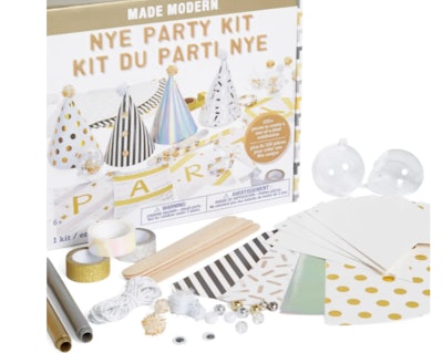 Product image for kids New Year's Eve party kit