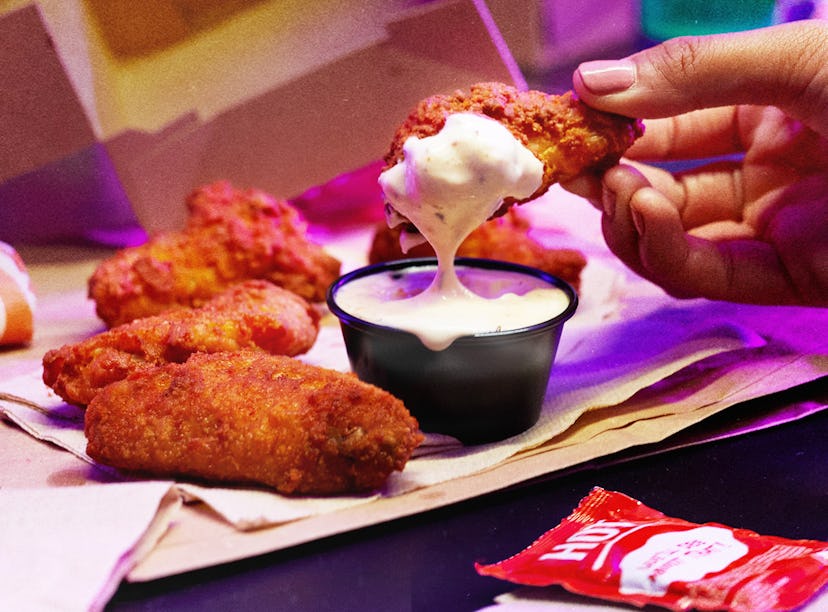 How to get Taco Bell's Crispy Chicken Wings in January 2022.