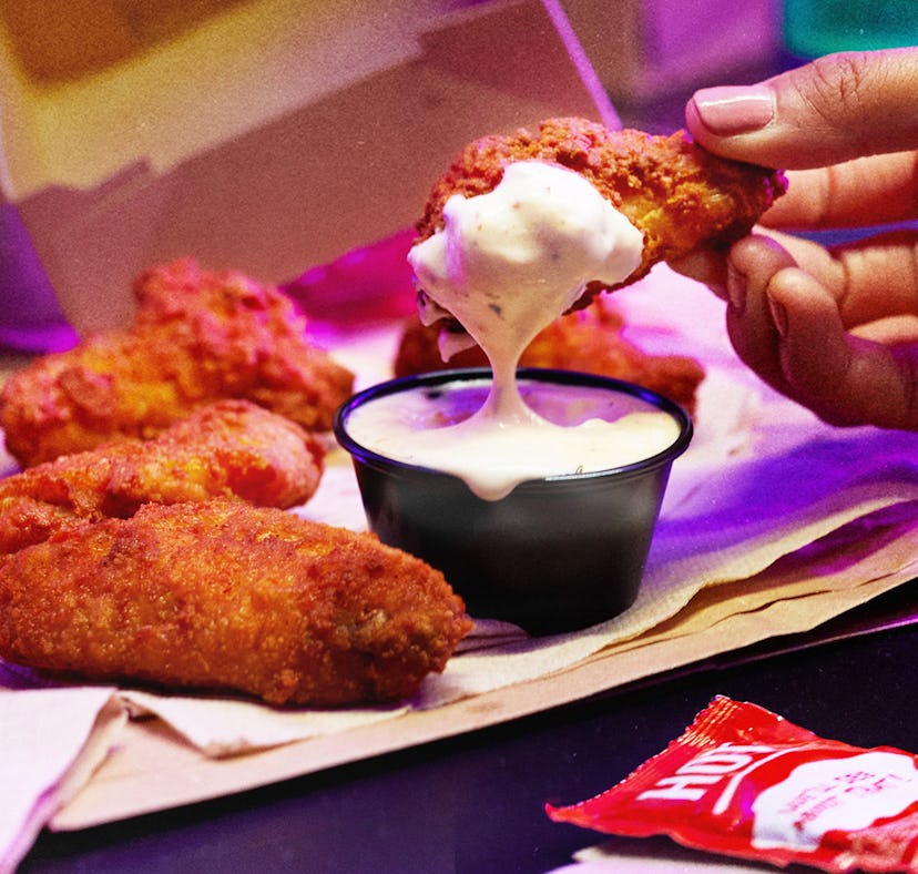 How to get Taco Bell's Crispy Chicken Wings in January 2022.