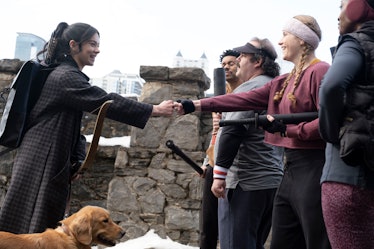 Kate Bishop, The Pizza Dog, Grills, Orville, Missy, and Wendy in a "Hawkeye" scene