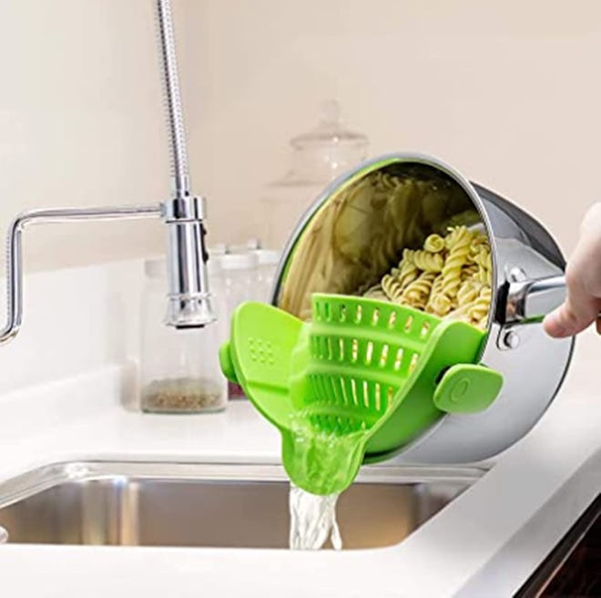 Kitchen Gizmo Snap N Strain Strainer