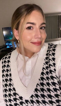 Woman selfie houndstooth sweater