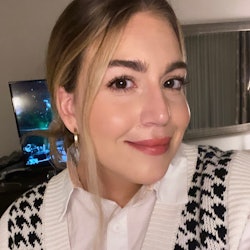 Woman selfie houndstooth sweater