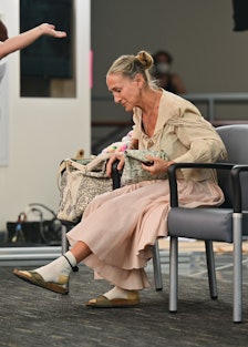 Carrie Bradshaw wearing flats in 'And Just Like That...'