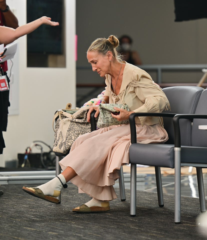 Carrie Bradshaw wearing flats in 'And Just Like That...'