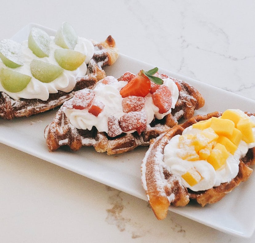 Yelp’s 2022 Food Trend Forecast Report: croffles, Negronis, and more to look out for.