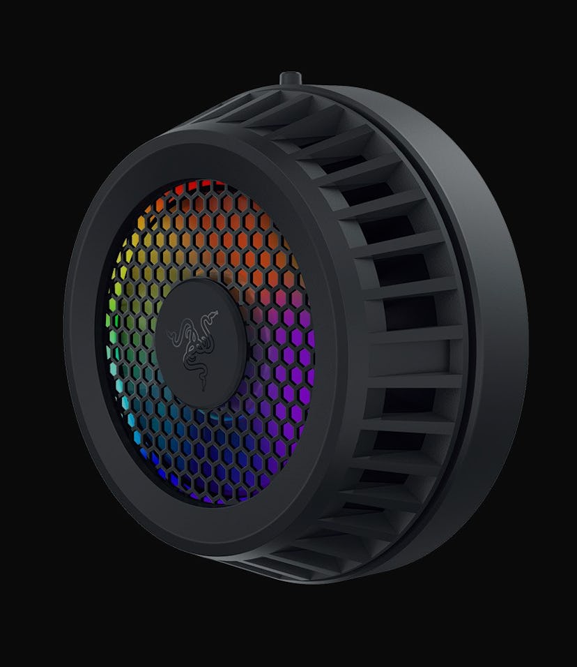 A look at Razer's cooling fan for smartphones