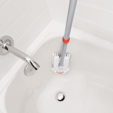 OXO Good Grips Extendable Tub And Tile Brush
