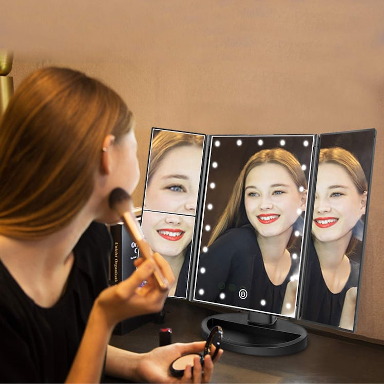 deweisn Trifold Makeup Mirror