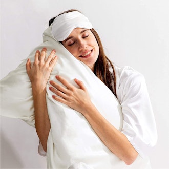 Bedsure 100% Mulberry Silk Pillowcase with Sleep Eye Mask 