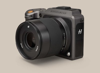 The Hasselblad X1D II 50C and DJI’s mirrorless camera are seemingly cut from the same cloth. 