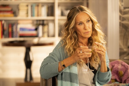Sarah Jessica Parker as Carrie in the 'SATC' reboot 'And Just Like That,' who explains Samantha has ...