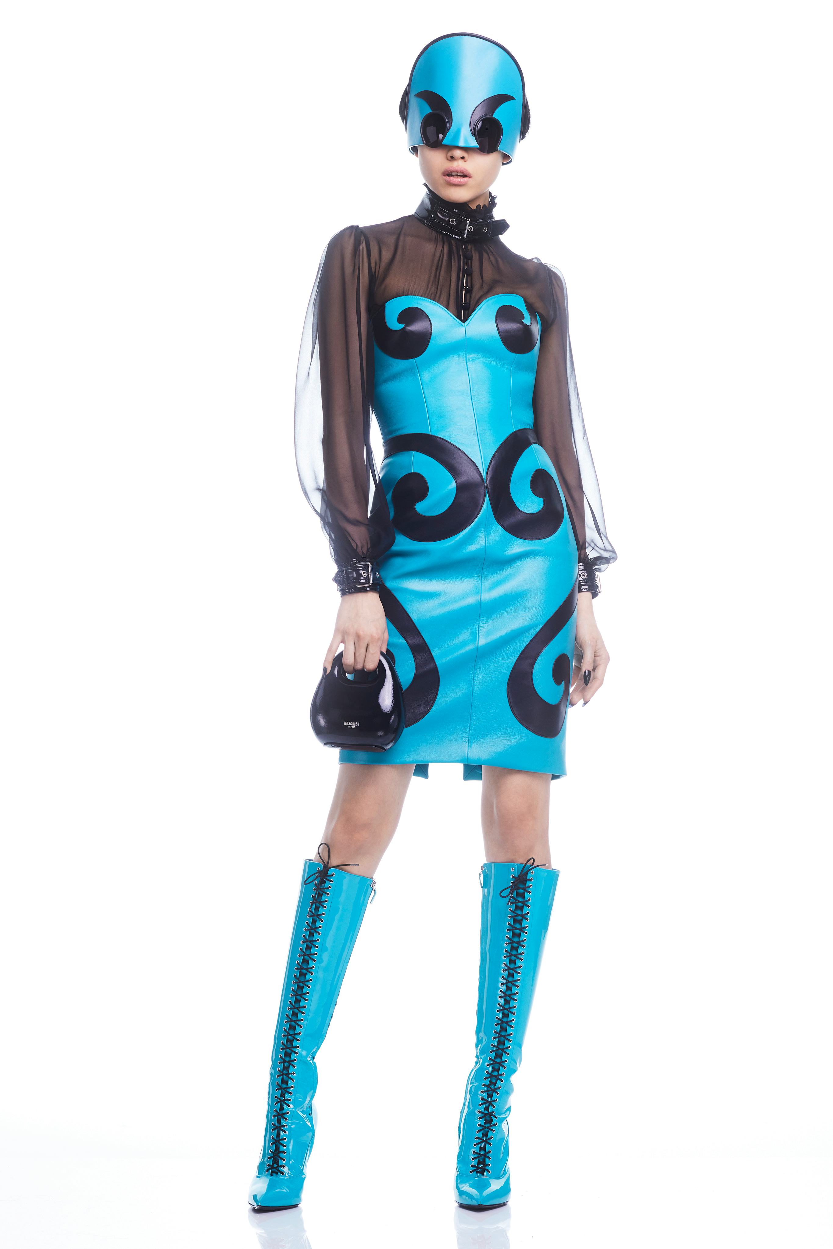 Moschino blue look