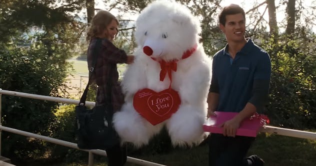 The movie Valentine's Day is a great pick for date night.