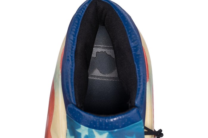 Lebron James' game-worn Adidas Kobe 2