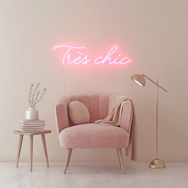 Très chic, LED neon sign by Diet Prada