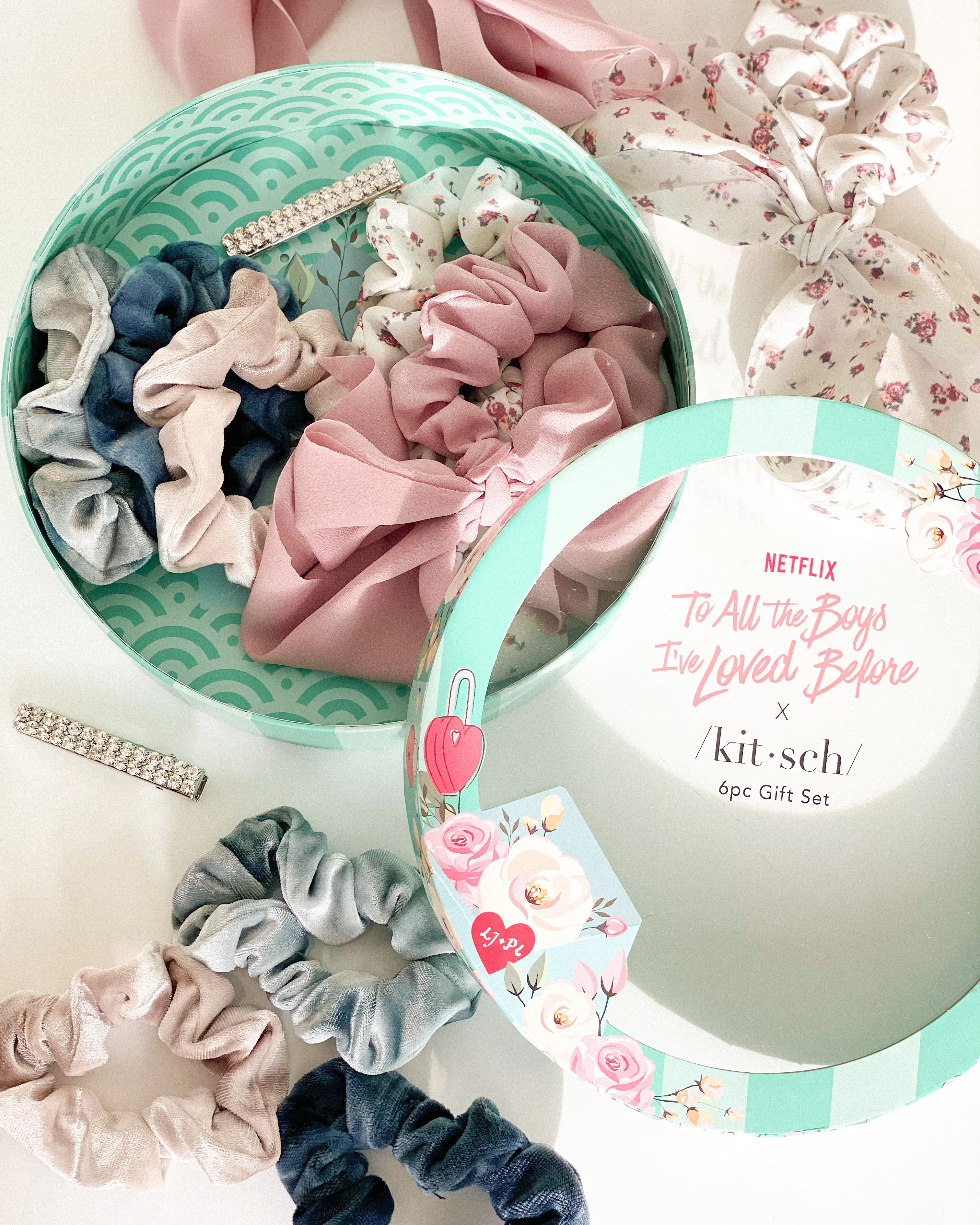 Kitsch and Sephora Created a Hair Accessory Set Inspired By  display picture 1