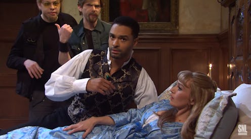 Regé-Jean Page and Chloe Fineman portray their 'Bridgerton' characters on 'SNL. 'Photo via SNL