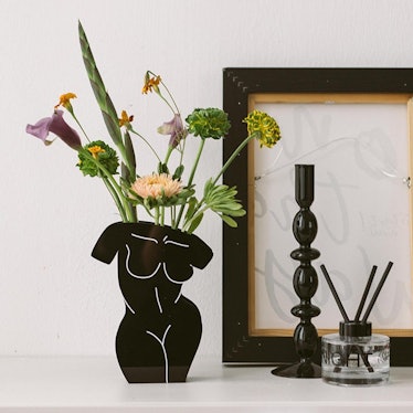 Acrylic Black Front/ Back Body Vase
