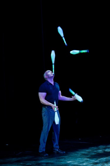 juggler Jason Garfield