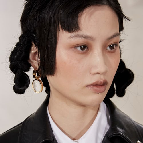 London Fashion Week Fall/Winter 2021 hairstyle trend details.