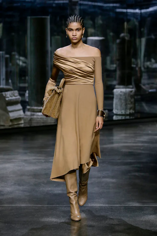 Fendi's Fall/Winter 2021 Collection Offers All The Neutral Pieces To Get Dressed With Ease Fendi's Fall/Winter 2021 Collection Offers All The Neutral Pieces To Get Dressed With Ease