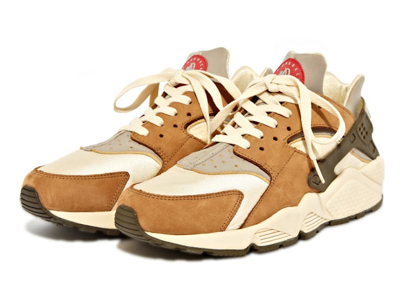 Stüssy Nike Air Huarache LE 2021